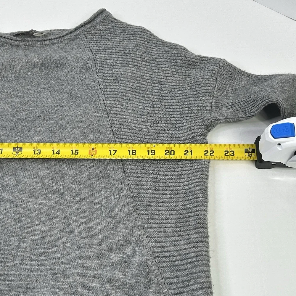 Metric Sweater Womens Medium Gray Round Neck 3/4 Sleeve Viscose High Low Style